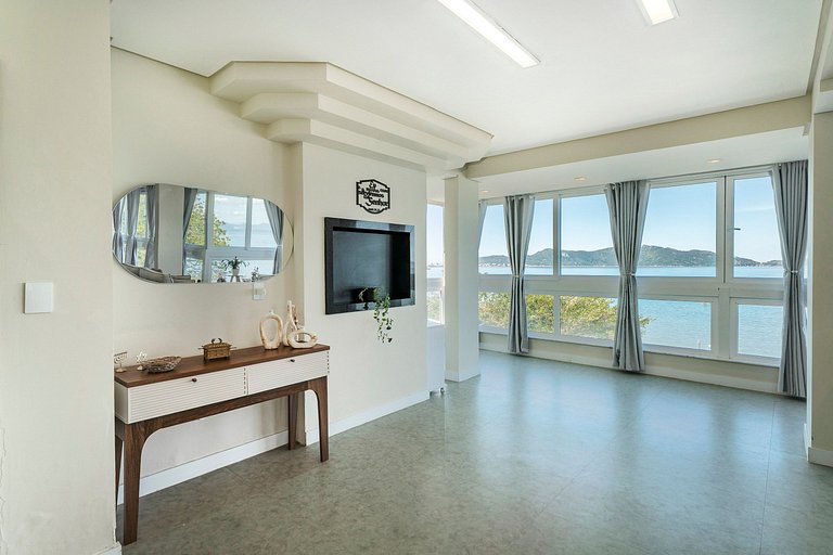 B300 - Casa Beira Mar com piscina Privativa