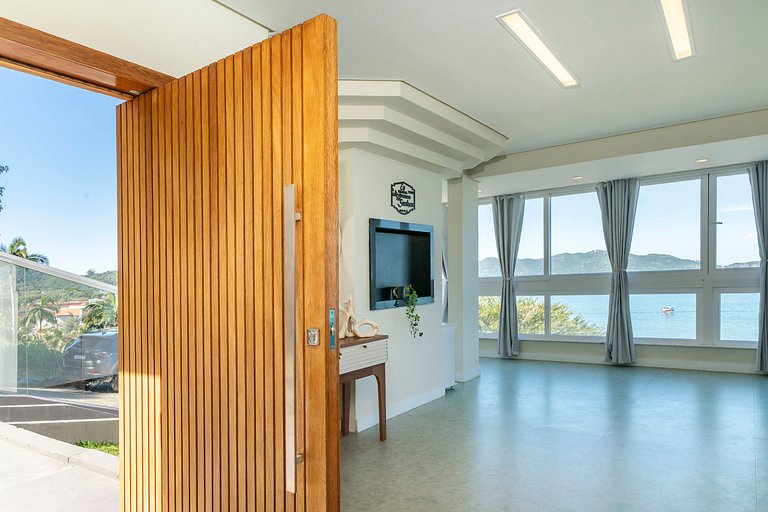 B300 - Casa Beira Mar com piscina Privativa