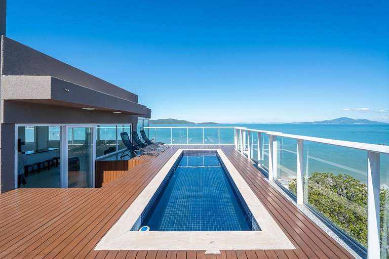 B300 - Casa Beira Mar com piscina Privativa