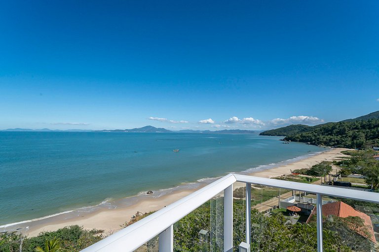 B300 - Casa Beira Mar com piscina Privativa