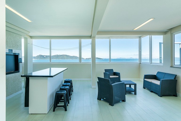 B300 - Casa Beira Mar com piscina Privativa