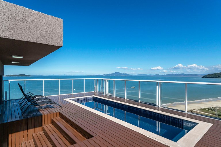 B300 - Casa Beira Mar com piscina Privativa