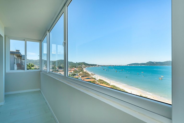 B300 - Casa Beira Mar com piscina Privativa