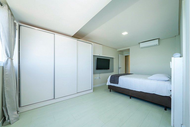 B300 - Casa Beira Mar com piscina Privativa