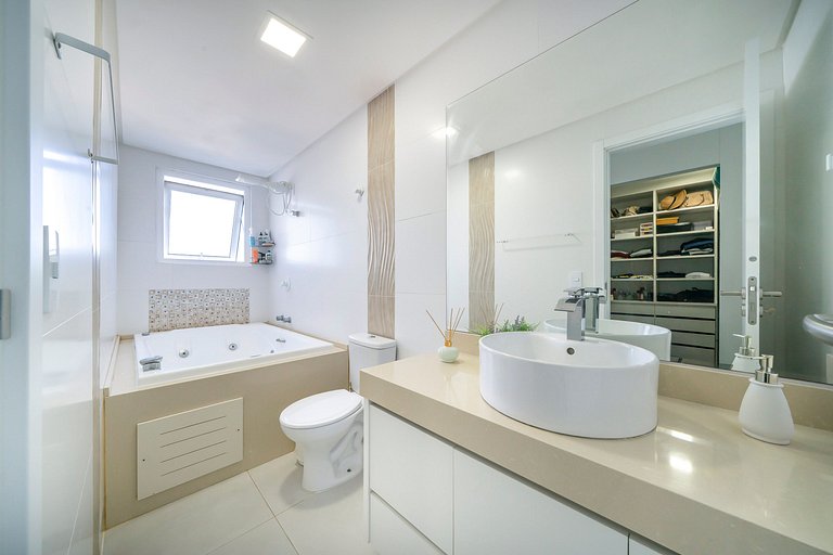 B300 - Casa Beira Mar com piscina Privativa