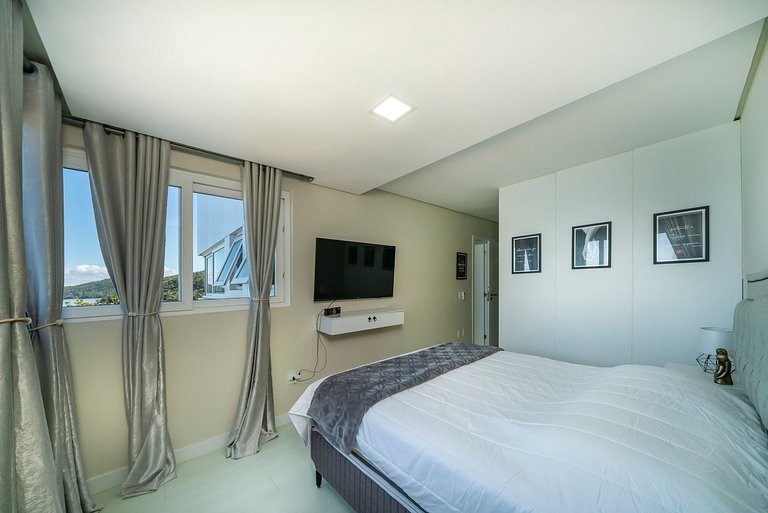 B300 - Casa Beira Mar com piscina Privativa