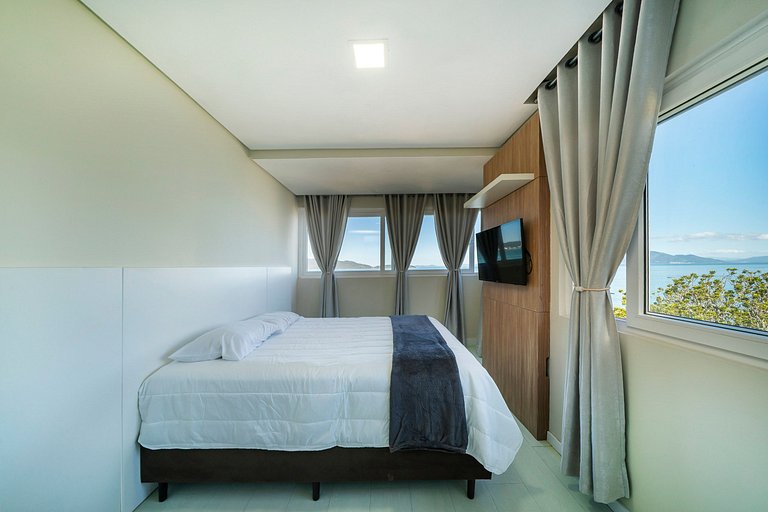 B300 - Casa Beira Mar com piscina Privativa