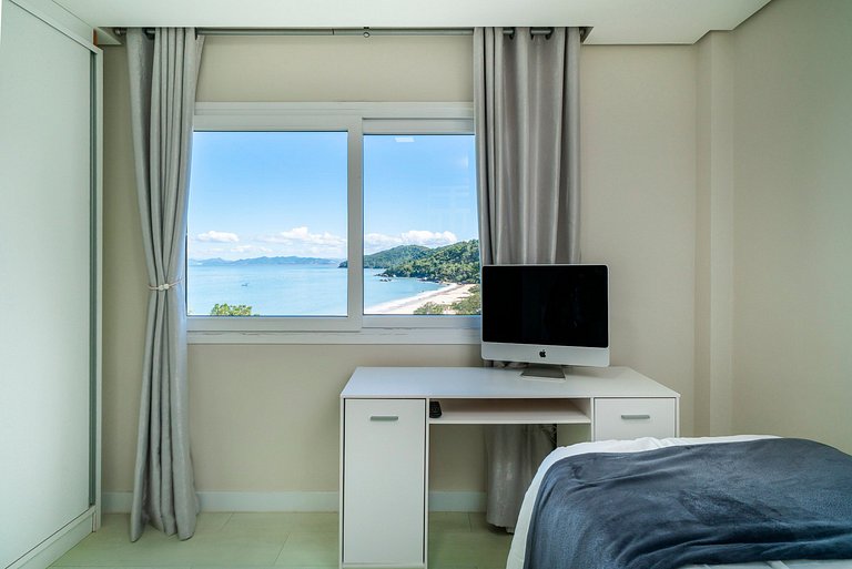 B300 - Casa Beira Mar com piscina Privativa