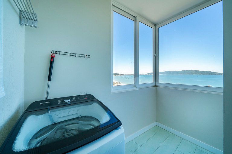 B300 - Casa Beira Mar com piscina Privativa