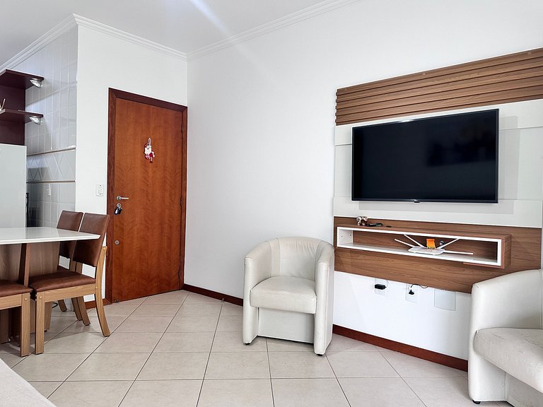 B915 - Apartamento 2 quartos em cond. com piscina
