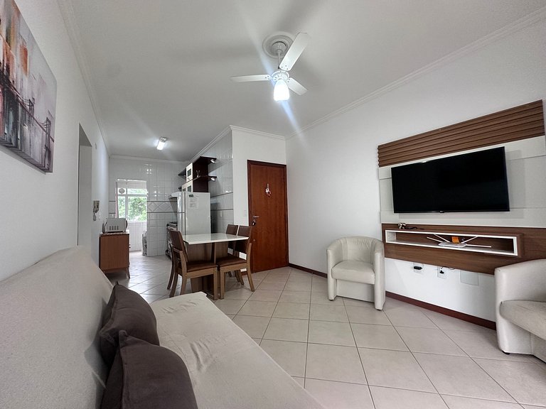 B915 - Apartamento 2 quartos em cond. com piscina