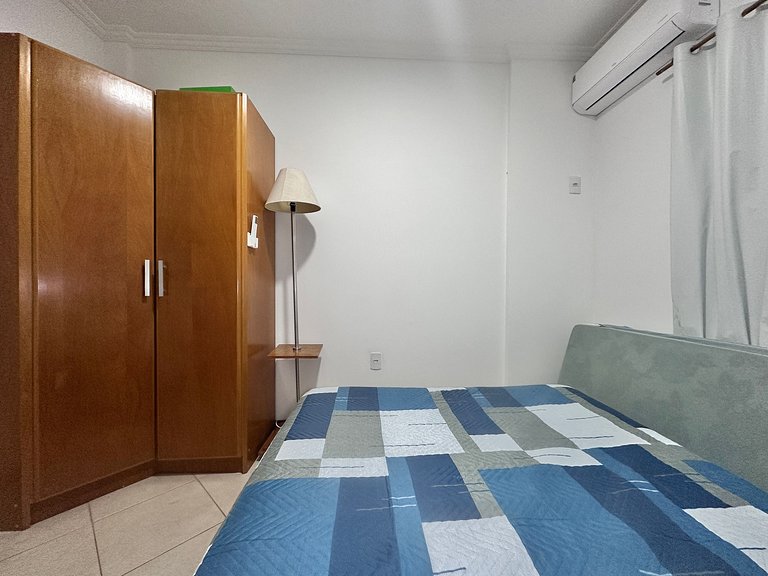 B915 - Apartamento 2 quartos em cond. com piscina