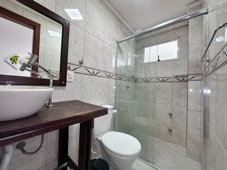 B915 - Apartamento 2 quartos em cond. com piscina