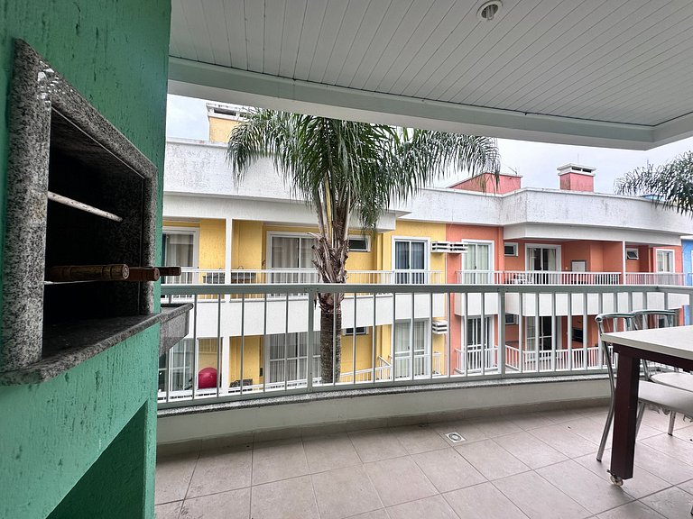 B915 - Apartamento 2 quartos em cond. com piscina