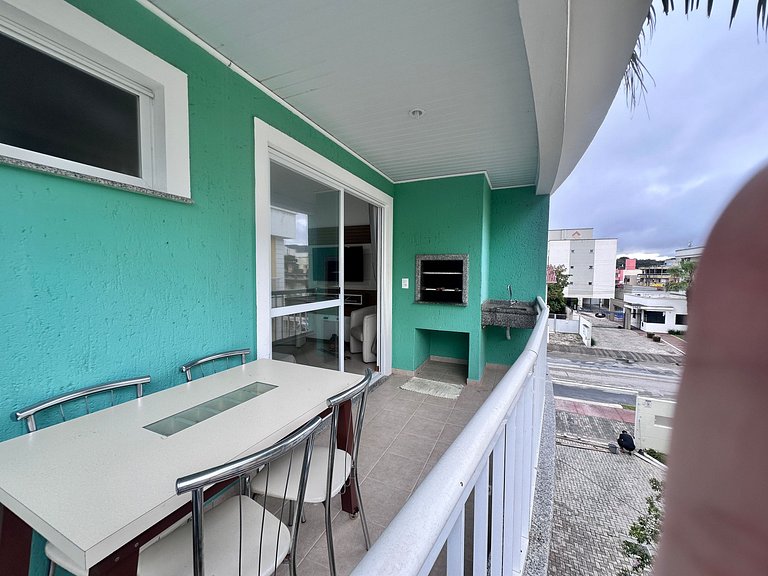 B915 - Apartamento 2 quartos em cond. com piscina