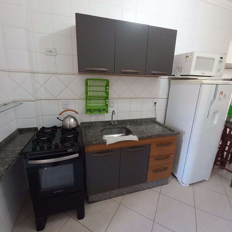 B910 - Apto p/05 pessoas c/ piscina perto da praia