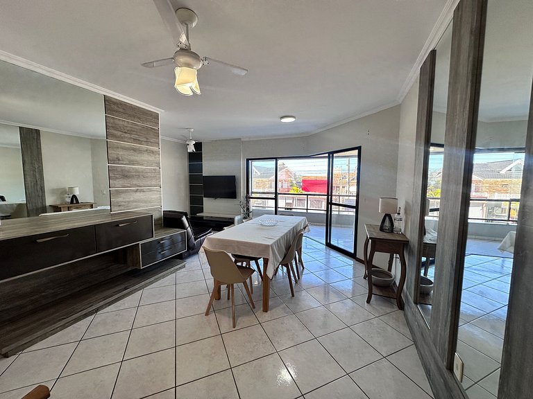 B484 - Apto 3 quartos perto do mar e com vista.