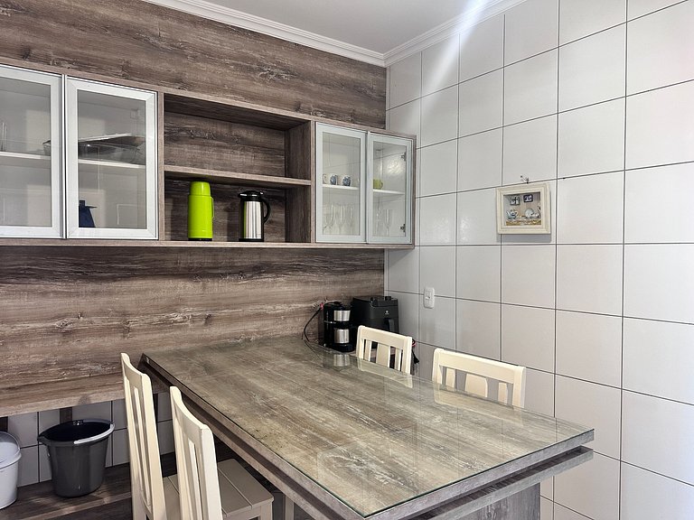 B484 - Apto 3 quartos perto do mar e com vista.