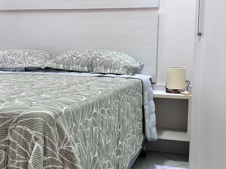 B484 - Apto 3 quartos perto do mar e com vista.