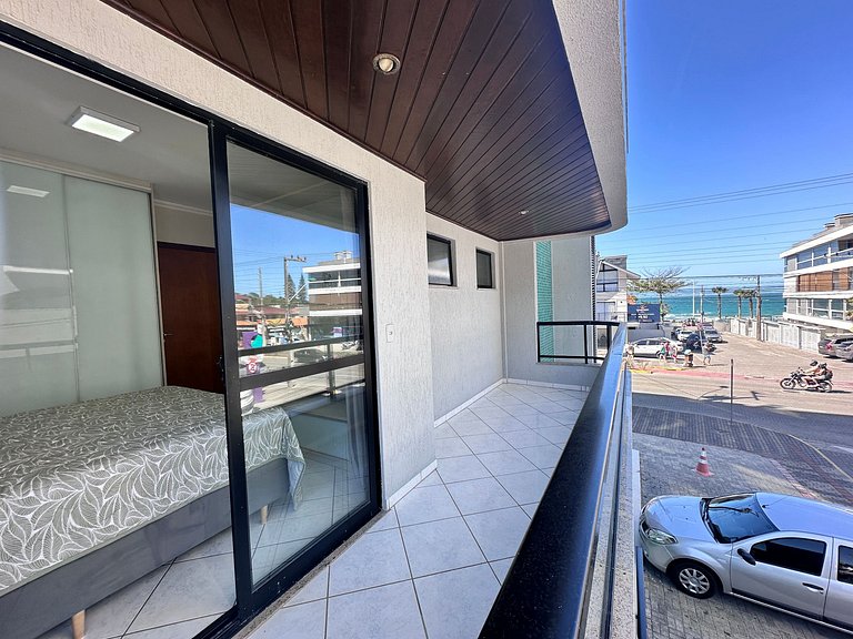 B484 - Apto 3 quartos perto do mar e com vista.