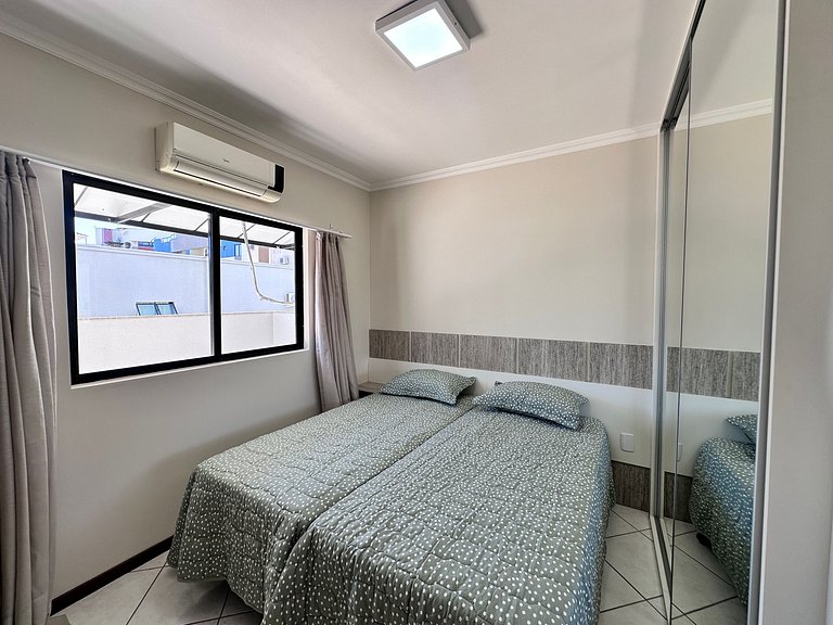 B484 - Apto 3 quartos perto do mar e com vista.