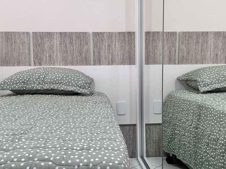 B484 - Apto 3 quartos perto do mar e com vista.