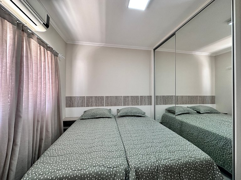 B484 - Apto 3 quartos perto do mar e com vista.