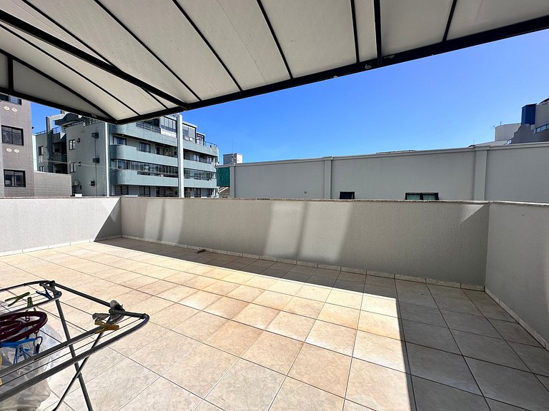 B484 - Apto 3 quartos perto do mar e com vista.