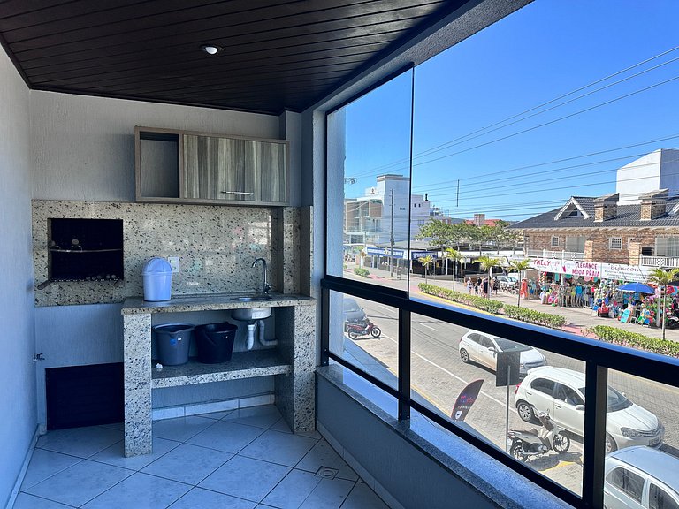 B484 - Apto 3 quartos perto do mar e com vista.