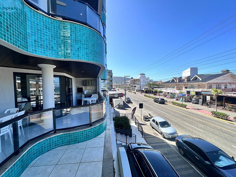 B484 - Apto 3 quartos perto do mar e com vista.