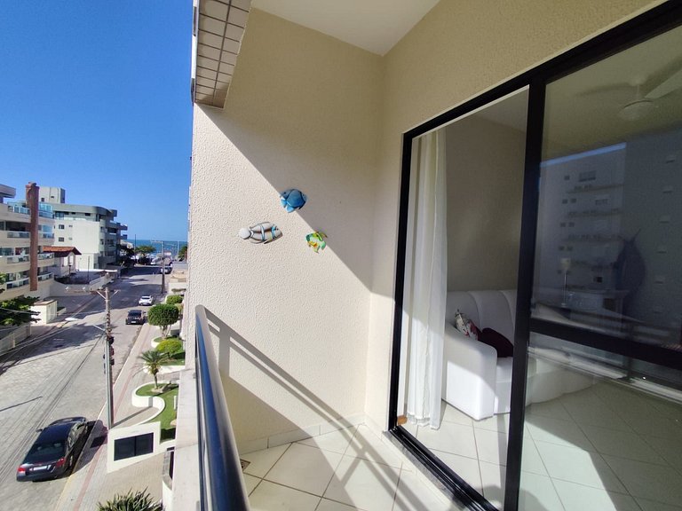 B362 - Cobertura a poucos passos do mar com piscina privativ