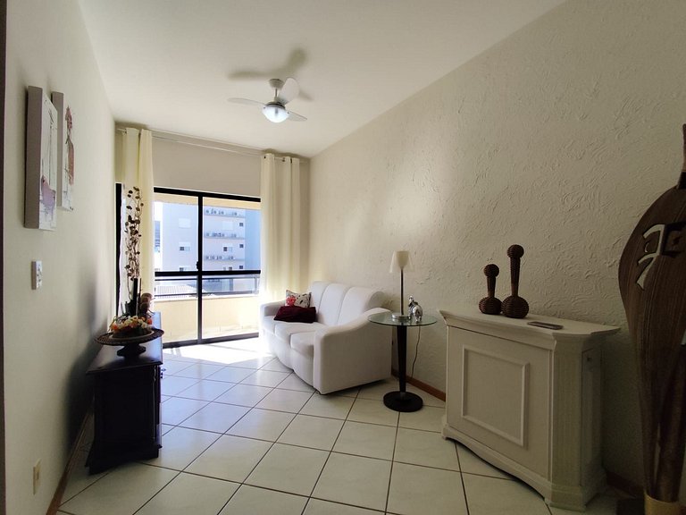 B362 - Cobertura a poucos passos do mar com piscina privativ