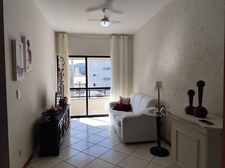 B362 - Cobertura a poucos passos do mar com piscina privativ