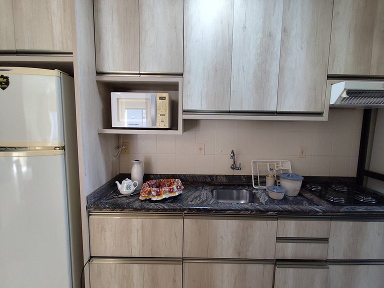 B362 - Cobertura a poucos passos do mar com piscina privativ