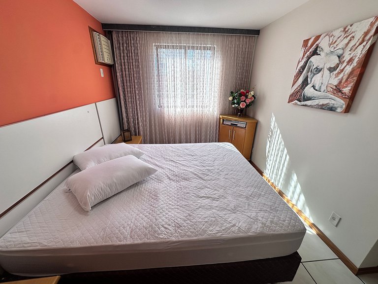 B362 - Cobertura a poucos passos do mar com piscina privativ