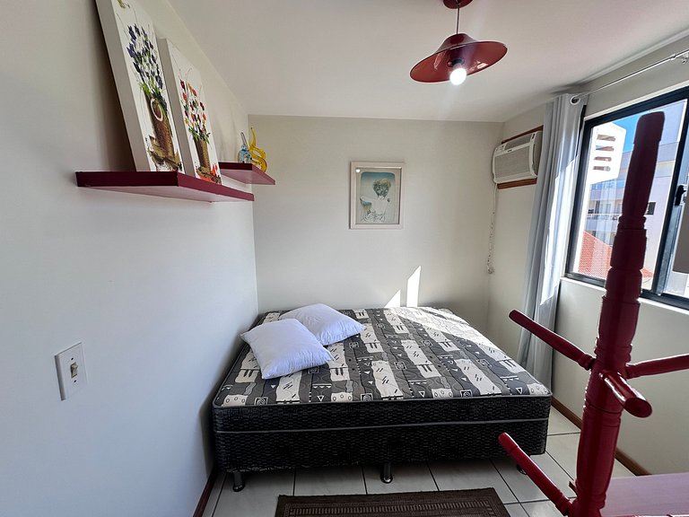 B362 - Cobertura a poucos passos do mar com piscina privativ