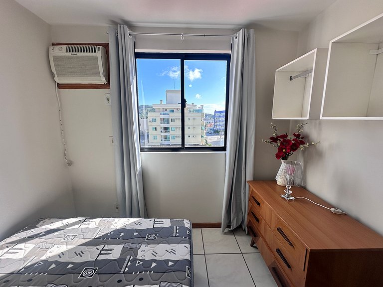 B362 - Cobertura a poucos passos do mar com piscina privativ