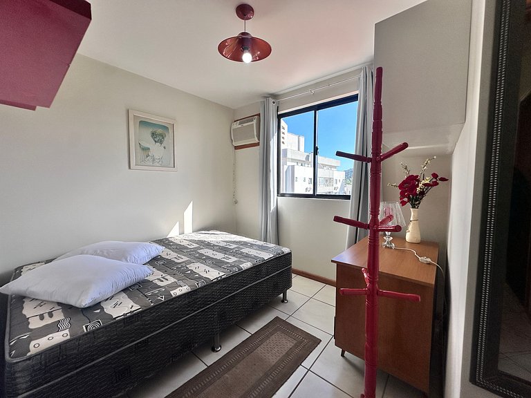 B362 - Cobertura a poucos passos do mar com piscina privativ