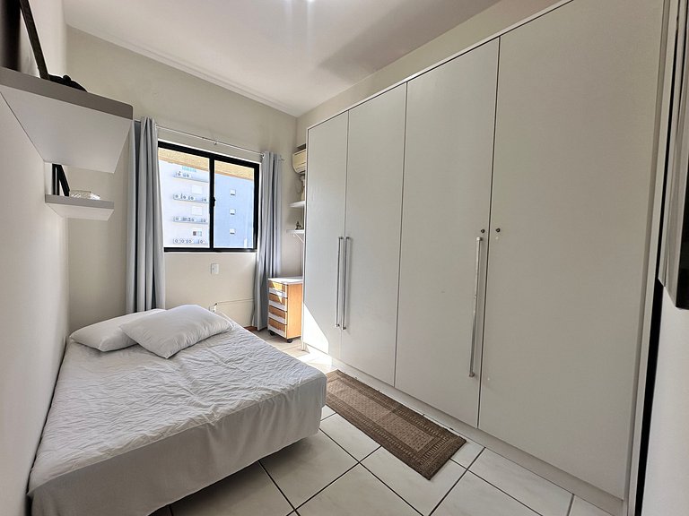 B362 - Cobertura a poucos passos do mar com piscina privativ