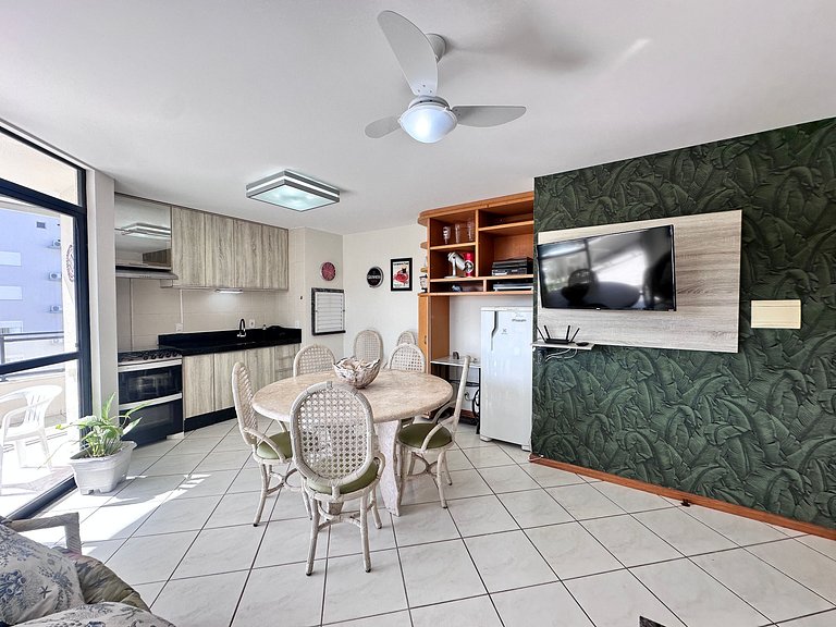 B362 - Cobertura a poucos passos do mar com piscina privativ