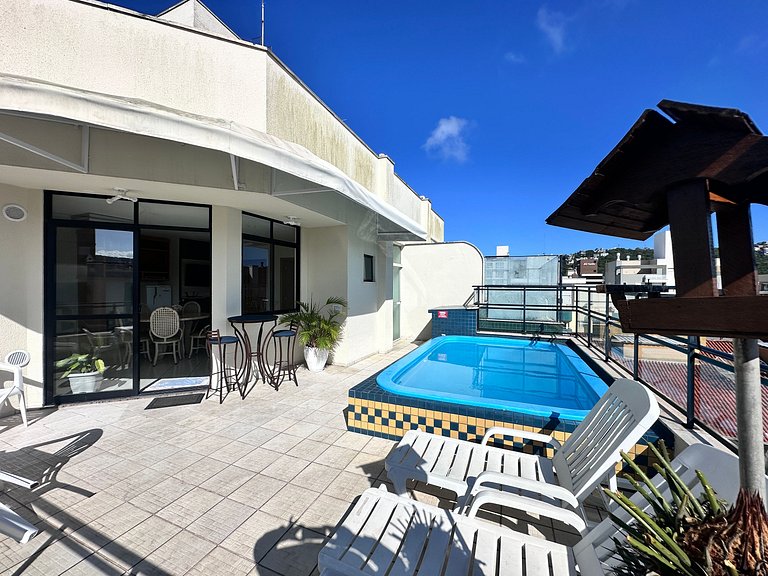 B362 - Cobertura a poucos passos do mar com piscina privativ