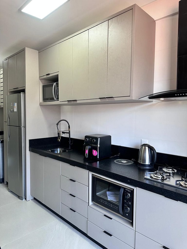 B016 - Apto Novo com 02 Suites e piscina