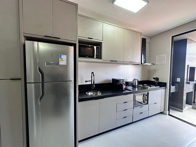 B016 - Apto Novo com 02 Suites e piscina