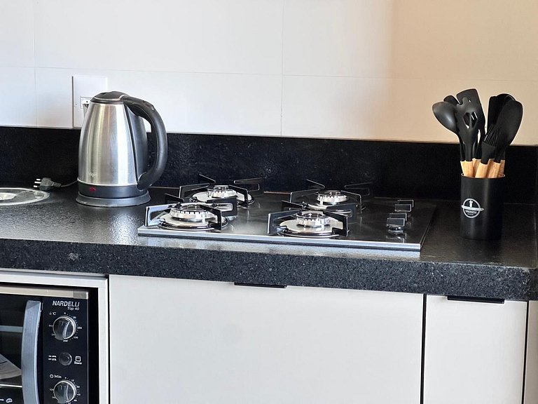 B016 - Apto Novo com 02 Suites e piscina