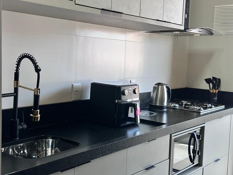 B016 - Apto Novo com 02 Suites e piscina