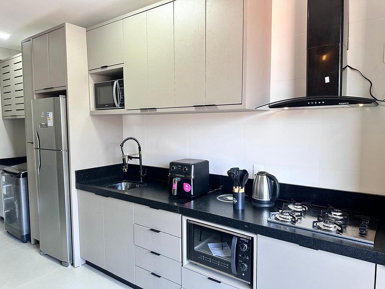 B016 - Apto Novo com 02 Suites e piscina