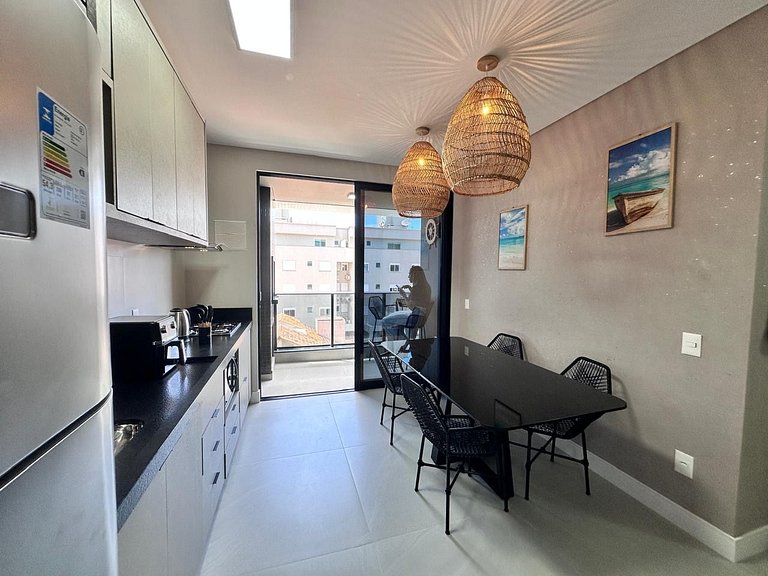 B016 - Apto Novo com 02 Suites e piscina