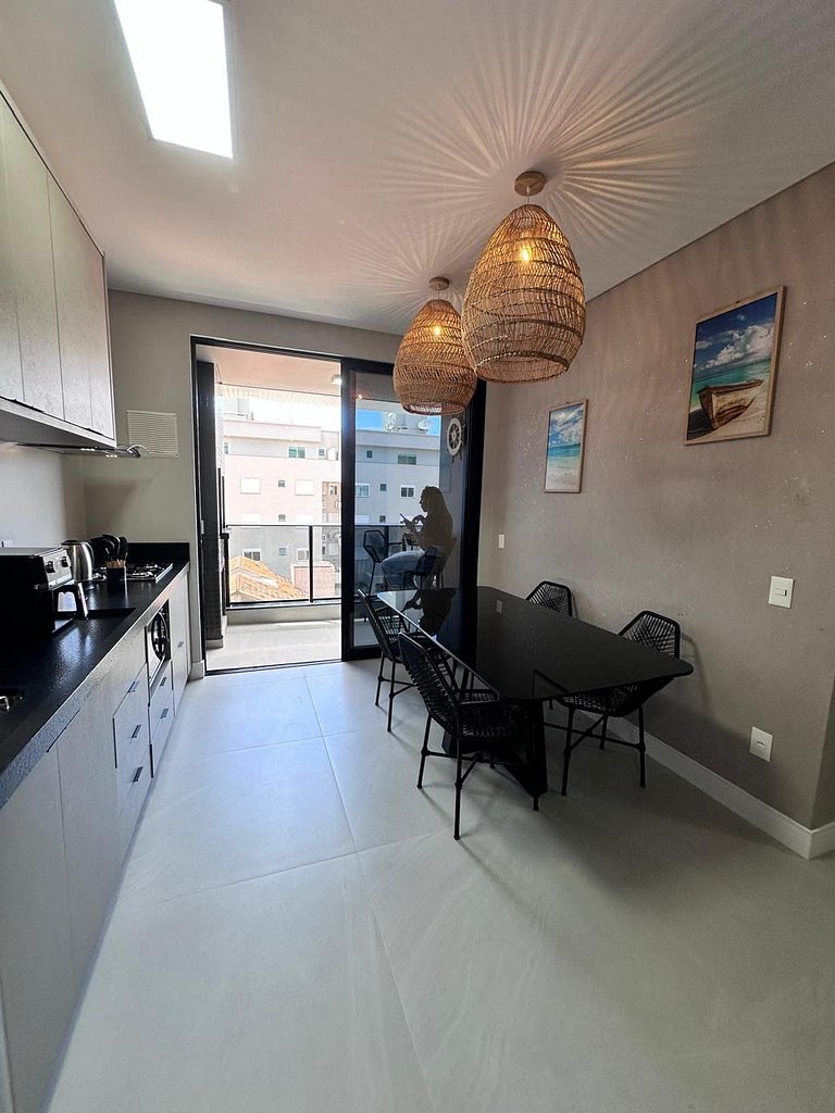 B016 - Apto Novo com 02 Suites e piscina