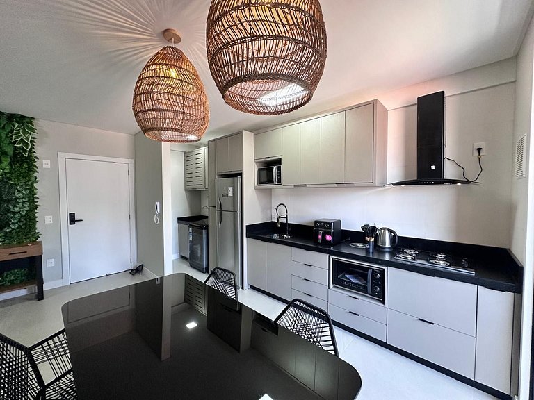 B016 - Apto Novo com 02 Suites e piscina