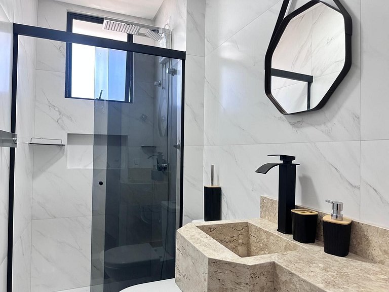 B016 - Apto Novo com 02 Suites e piscina